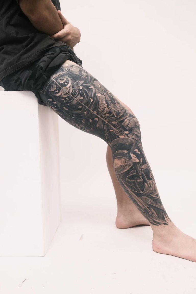 Statues · leg